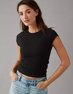 American Eagle Outfitters Brandy Melville Outfits Aesthetic, Plain Tee Shirts, Casual Summer Outfits For Women, Tunic Tank Tops, Baby Shorts, Simple Shirts, Simple Trendy Outfits, Women Denim Jeans, Basic Outfits