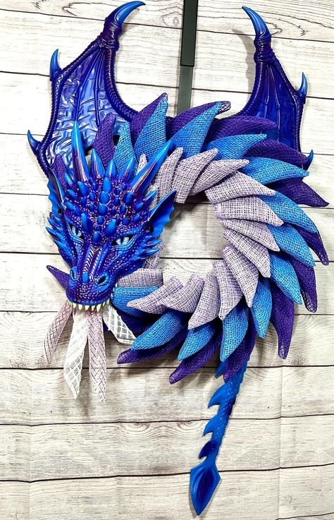 Dragon Wreath, The Last Dragon, Easy Diy Wreaths, Fun Wreath, Dragon Artwork Fantasy, Wreath Wall Decor, Dragon Crafts, Dragon Birthday, Mesh Wreath Diy