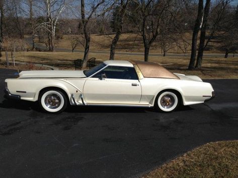 1972 Lincoln Continental Mark lV "Superfly" Lincoln Continental Mark V, Luxury Car Logos, Concept Cars Vintage, Automotive Detailing, Different Generations, Wheat Pennies, Lincoln Motor Company, Lincoln Motor, Lincoln Cars