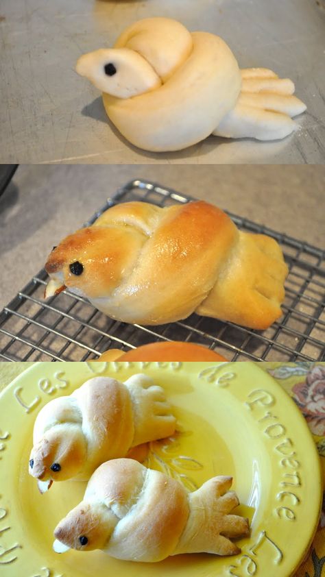 Little Birdie Rolls... Recipe here: http://littlebirdiesecrets.blogspot.com/2011/07/little-birdie-rolls-tutorial.html Bird Shaped Rolls, Food Art Recipes, Bird Bread Rolls, Pentecost Food Ideas, Fun Bread Shapes, Spring Equinox Food, Bread Shaping Techniques, Bird Buns, Bird Party Food