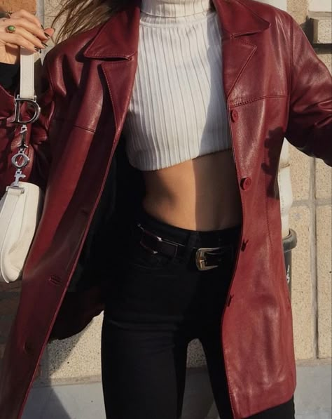 white turtle neck. red leather jacket. black jeans Red Leather Blazer Outfit, Red Leather Jacket Outfit, Yennefer Of Vengerberg, Leather Jacket Outfits, Looks Street Style, Fall Winter Outfits, Outfits Casuales, Cute Casual Outfits, Jacket Outfits