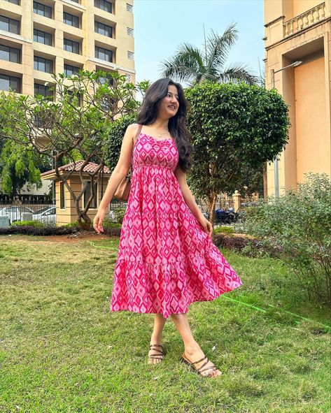 Photo Poses In Western Dress, Summer Dress Indian, A Line Dress Poses, One Piece Poses For Women, Poses In Midi Dress, One Pic Dress Short, Indian One Piece Dress, Long One Piece Dress Western, One Piece Dress Indian Style