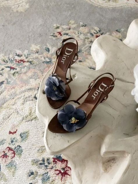 Blue Flower Heels, Vintage Dior Heels, Carrie Bradshaw Shoes, Dior Heels, Vintage Style Shoes, Flower Heels, Flower Sandals, Vintage Heels, Girly Shoes