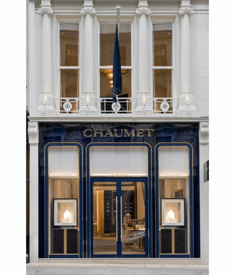 London’s Chaumet boutique nods to Parisian design codes Jewellery Store Exterior, Parisian Boutique Interior, Parisian Boutique, Small Store Design, Luxury Jewelry Shop, Commercial Design Exterior, Parisian Architecture, Shop Facade, Retail Store Interior Design