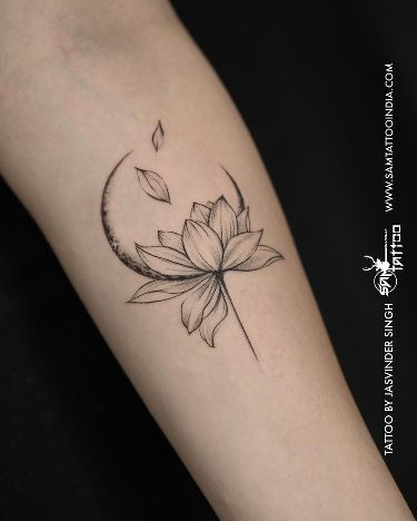 Transformation Tattoo, Cute Foot Tattoos, Beauty Transformation, Chic Tattoo, Mom Tattoo Designs, Om Tattoo, Clever Tattoos, Tattoos For Women Flowers, Hip Tattoos Women