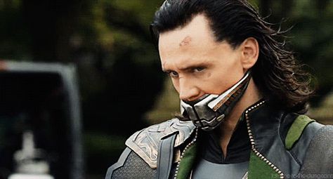 Loki Gif, Loki Funny, Tom Hiddleston Quotes, Tom Hiddleston Funny, The Tesseract, Avengers Pictures, Avengers 2012, Loki Avengers, Oki Doki