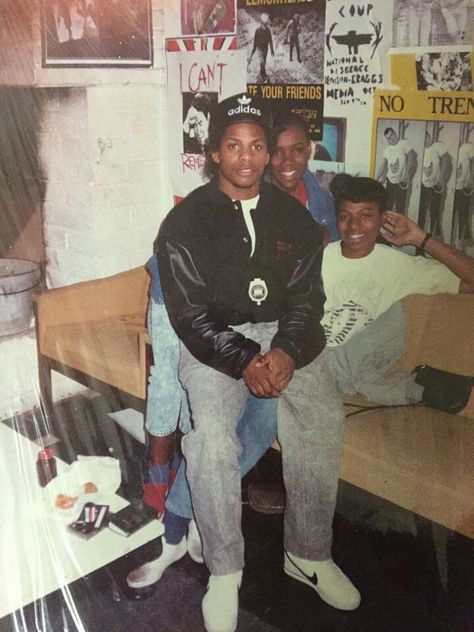 1987..Easy E... Eric Wright. Kimya McFadden and Kysha Jones 90.7 KALX radio station Eazy E And Tomica Wright, Nwa 90s, Eric Wright, West Coast Rap, Gangsta Rap Hip Hop, Black Music Artists, African History Facts, Easy E, 90s Rappers Aesthetic