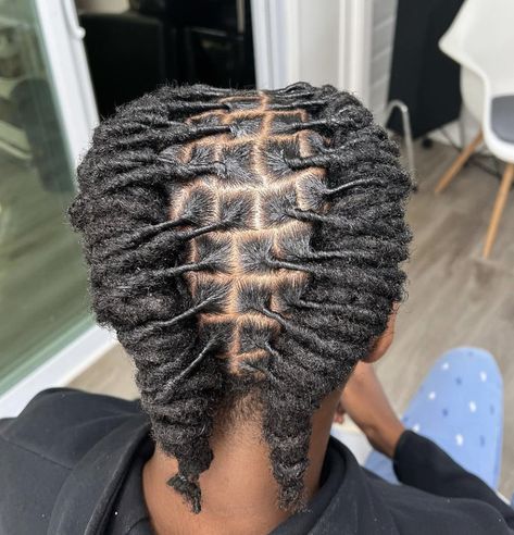 Twist Dreads Men, Barrel Braids On Locs Men, Mens Barrel Twist Locs, Loc Styles For Men Short, Barrel Rolls On Locs Men, Barrel Roll Locs Men, Barrel Twist Dreads Men, Loc Tips, Men’s Loc Styles Barrel