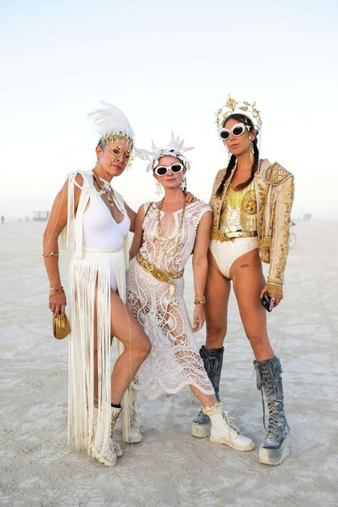 The wildest fashion photos from Burning Man 2022 Burning Man Inspiration, Mens Burning Man Fashion, Burning Man 2023, Burning Man Fashion Men, Burning Man Aesthetic, Burning Man Outfits Women, Burning Man Fashion Woman, Men Burning Man, Burning Man Camps