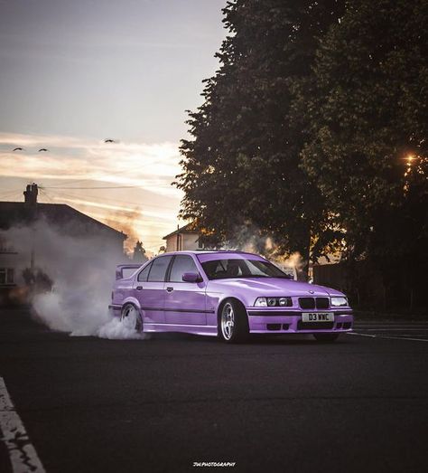 Bmw E36 Tuning, Bmw E 36, Racing Drawing, Car Burnout, Bmw E36 Drift, Prom Car, Car Racing Video, Bmw Drift, Night Rides Car