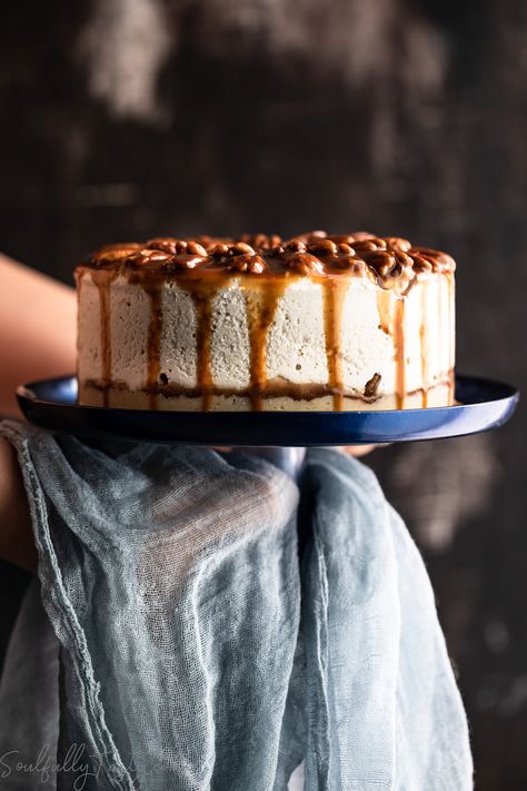 Vegan Pecan Cheesecake, Vegan Caramel Cheesecake, Vegan Sweet Potato Cheesecake, Ambrosia Cake, Cheesecake Pecan, Pecan Cheesecake Recipes, Caramel Cakes, Vegan Salted Caramel, Tart Vegan