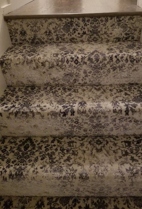 Best Carpet For Stairs, Traditional Carpet Pattern, Stairway Carpet, Patterned Stair Carpet, Carpeted Stairs, Stair Runner Installation, Carpet Staircase, Carpet Treads, Staircase Runner