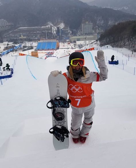 We can learn a lot from Olympic athletes. Congrats Chloe Kim on your first olympic gold medal! Chloe Kim Snowboarder, Olympic Gold Medal, Chloe Kim, Olympic Gold Medals, Olympic Athletes, Winter Olympics, Gold Medal, Good Brands, Snowboarding