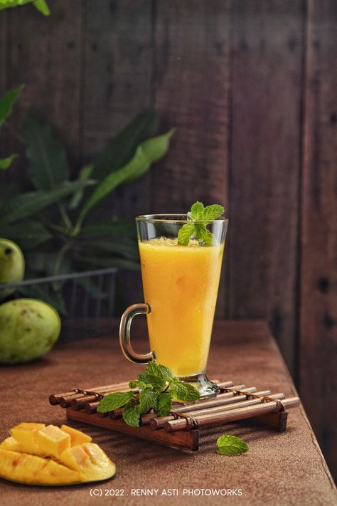 mango juice Mango Shake Photography, Mango Juice Photography, Shake Photography, Juice Photography, Food Varieties, Chana Chaat Recipe, Coffee Content, Eyelash Lift And Tint, Food Photography Composition