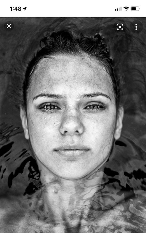 Face In Water, Underwater Drawing, Water Photoshoot, Lake Photoshoot, Underwater Painting, Water Drawing, Creative Photography Techniques, Fine Photography, Self Portrait Photography