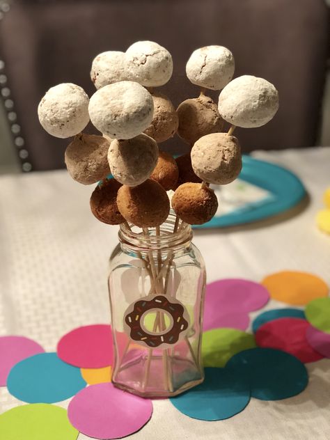 Donut hole centerpiece ! #donutparty Donut Themed Birthday Party Centerpiece, Doughnut Centerpiece Ideas, Donut Centerpiece Ideas, Donut Party Centerpieces, Donut Centerpieces, Shark Cakes, Donut Cookies, Donut Theme Party, Breakfast Picnic