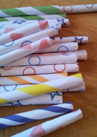 DIY Paper Straws 4 Make Your Own Paper Drinking Straws What To Make With Paper, Straw Projects, Paper Straws Crafts, Drinking Straw Crafts, Make Your Own Paper, Straw Art, Straw Crafts, Pictures Frames, Straw Weaving