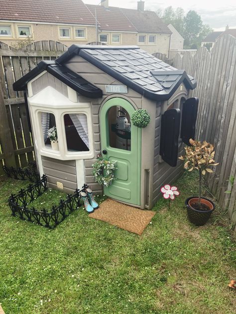 Playhouse Outdoor Makeover, Little Tikes House Makeover, Step 2 Playhouse, Step 2 Playhouse Makeover, Playhouse Renovation, Playhouse Redo, Plastic Playhouse Makeover, Little Tikes Playhouse Makeover, Diy Playhouse Makeover