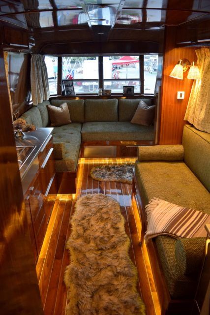 Aesthetic Camper, Vintage Trailers For Sale, Diy Travel Trailer, Vintage Motorhome, Vintage Trailers Restoration, Vintage Trailer Interior, Caravan Salon, Airstream Remodel, Airstream Interior