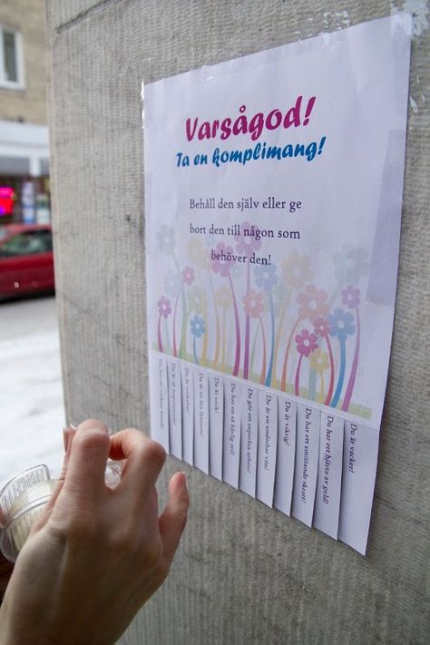 Idag sprang jag och Linda runt på stan och tejpade upp lappar. Lite här och var. Vi tyckte att det kunde vara bra. För säkert har n... Preschool Friendship, Bra Hacks, Proverbs Quotes, Random Acts Of Kindness, Joy And Happiness, Kids Art Projects, Social Skills, Diy Inspiration, Good Advice