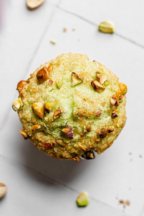 These Pistachio Muffins are just like the kind you see in the bakery! Topped with a sugar crust and real pistachios, they've got a crunchy muffin top with a totally moist, fluffy insides. First, allow me to entice you with the tidbit that this is a 30-minute bake start to finish. I love that for us! Second, did you also grow up eating these from the grocery store bakery? It's total nostalgia - I feel like I ate so many of them in high school especially.These bakery style pistachio mu… Pistachio Muffin, Moist Muffin Recipe, Apple Streusel Muffins, Pistachio Muffins, Breakfast Cakes, Coffee Muffins, Sweets Ideas, Apple Streusel, Pecan Chicken