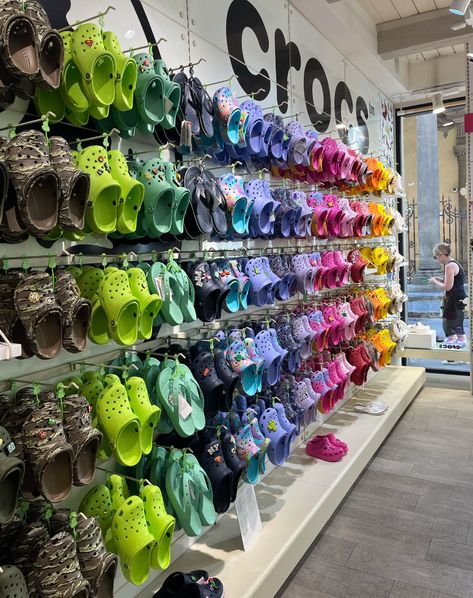 Crocs Color Chart, Crocs Business, Shoe Collage, Crocs Store, Crocs Collection, Shoes Display, Cute Casual Shoes, Shoe Store Design, Crocs Fashion