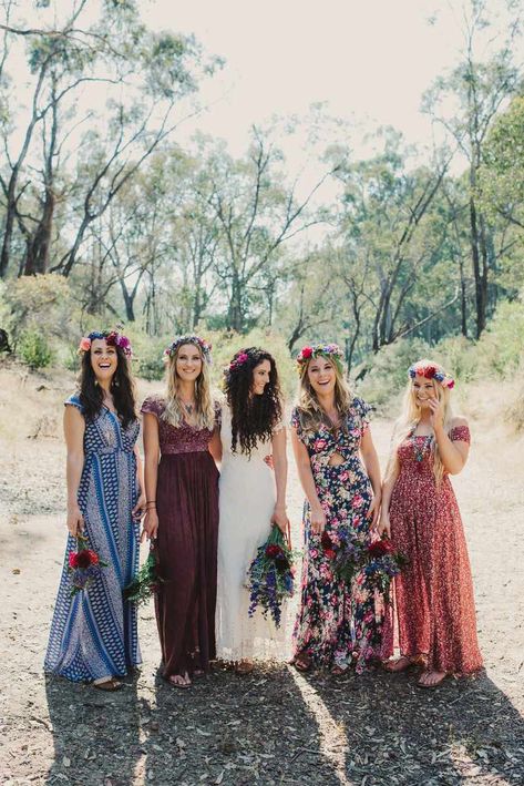 Mismatched Bridesmaid Dresses: 10 Tips to Pull It Off Beautifully Bohemian Bridesmaid, Wedding Friends, Bridesmaid Dresses Boho, Hippie Wedding, Mismatched Bridesmaids, Mismatched Bridesmaid Dresses, Salwar Kamiz, Boho Bridesmaid, Wedding Boho