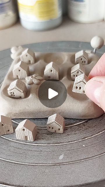 Tiny Clay Houses Diy, Useable Clay Projects, Ceramic Tiny Houses, Diy Ceramic House, Tiny Clay Houses, Ceramic Diy Ideas, Clay Art Animals, Clay Houses Diy, Tic Tac Toe Diy