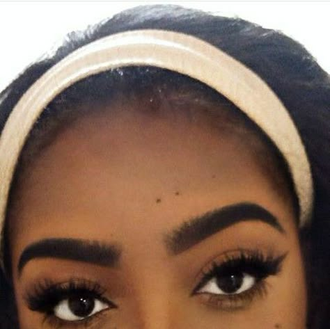 Eyebrows on fleek Thick Eyebrow Shapes Natural, Low Arch Eyebrows, Thick Eyebrows Aesthetic, Eyebrows 2016, Eyebrows Black Women, Nice Eyebrows, Thick Eyebrow Shapes, Sharp Eyebrows, Eyebrows Done