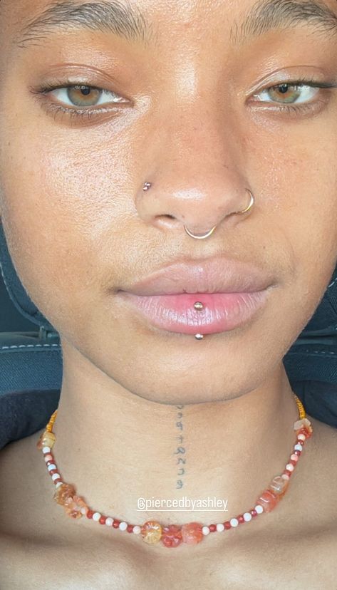 Facial Piercings Black Women, Face Piercings Black Women, Piercings Black Women, Girl Money, Boujee Aesthetic, Septum Piercings, Me Vibes, Willow Smith, Facial Piercings