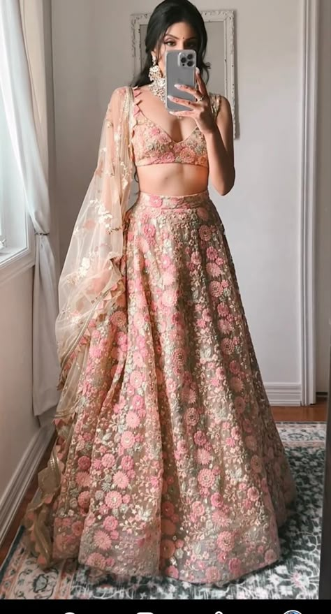 Indian Floral Lehenga, Pink Shaadi Lehenga, Lehenga Aesthetic, Pink Indian Outfit, Floral Bridal Lehenga, Desi Fits, Indian Bridesmaid Dresses, Simple Lehenga, Latest Bridal Lehenga