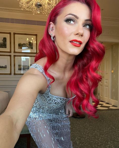 Pale People, Dianne Buswell, Strictly Professionals, Up Hairstyles, Evening Wear, Fashion Beauty, Hair Styles, Hair, Beauty