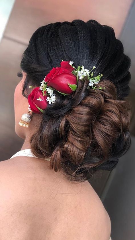 Pack Hairstyle For Wedding, Quince Hairstyles With Roses, Pack Hairstyle For Indian Wedding, Hair Bun With Rose, Juda Hairstyle Buns On Lehenga, Real Flower Hairstyle, Md Hairstyles, Trendy Bun, 15 Hairstyles