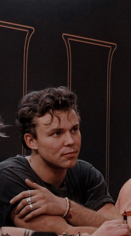 Youngblood Ashton Irwin, Ashton Irwin Youngblood Era, Ashton Irwin Boyfriend Material, Aston Irwin, 5sos Ashton, 5sos Pictures, 5sos 1d, Steve Irwin, One Direction 5sos