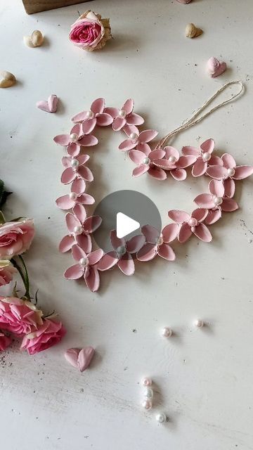 Crafts With Pistachio Shells, Pistachio Shell Crafts, Pistachio Shells, Shells Diy, Shell Crafts Diy, St Valentin, Diy Clay Crafts, April 20, Shell Crafts