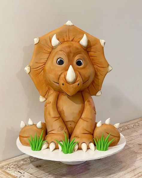 Dinosaur 3d Cake, Dinosaur Head Cake, 3d Dinosaur Cake, Baby Dinosaur Cake, Triceratops Cake, Cute Triceratops, Dino Birthday Cake, Dinosaur Cakes, Beach Birthday Cake