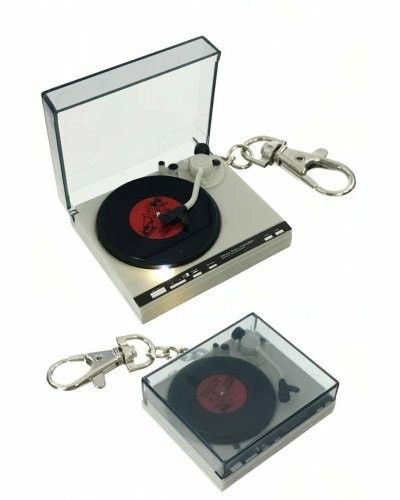 Vintage Keychains, Record Turntable, Cool Keychains, Desk Toys, Mini Things, Cute Keychain, Record Player, Key Chains, Mini Album