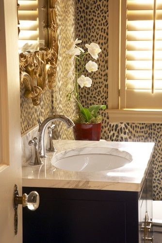 12 Ways to Decorate with Animal Print (Cheetah, Leopard, Snakeskin, etc) Leopard Bathroom, Animal Print Bathroom, Wallpaper Powder Room, Leopard Print Wallpaper, Leopard Wall, Animal Print Decor, Animal Print Wallpaper, Ideas Pictures, Traditional Bathroom