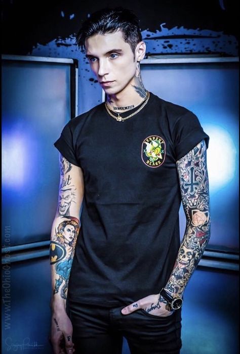 Andy Black Tattoos, Men’s Throat Tattoos, Andy Biersack Wallpaper, Andy Biersak, Throat Tattoo, Andy Sixx, Ronnie Radke, Andy Black, Kellin Quinn