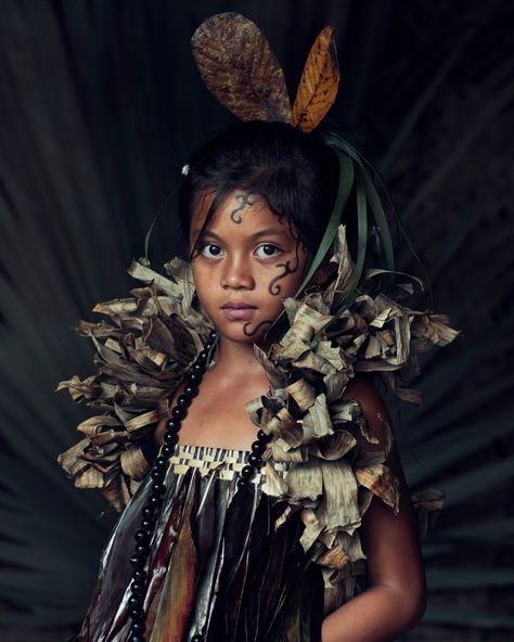 Tribes In India, Jimmy Nelson, Marquesas Islands, Indigenous Tribes, Indigenous Culture, French Polynesia, People Of The World, Guy Pictures, World Cultures