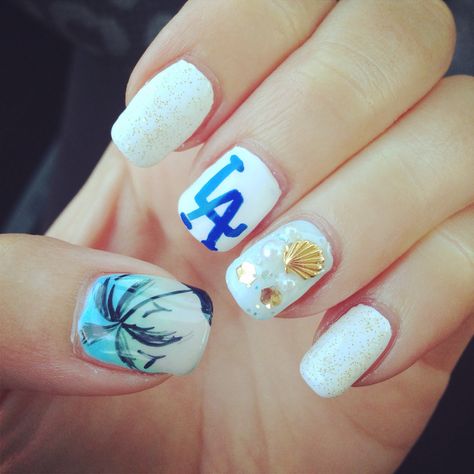 We're loving these Los Angeles inspired #summer beach nails Los Angeles Nails Design, California Inspired Nails, Angels Baseball Nails, Turquoise Palm Tree Nails, Beach Nail Art, Palm Tree Nails, Summer Nails Beach, Beach Nails, Trendy Nail Design