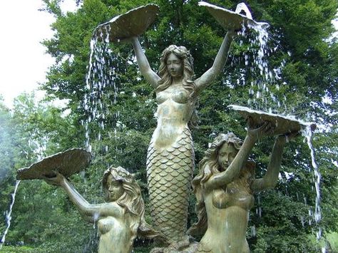 mermaids Mermaid Fountain, Mermaid Inspiration, Mermaid Statues, Siren Mermaid, Water Nymphs, Mermaid Pictures, Mermaid Aesthetic, Mermaid Dreams, Mermaid Art