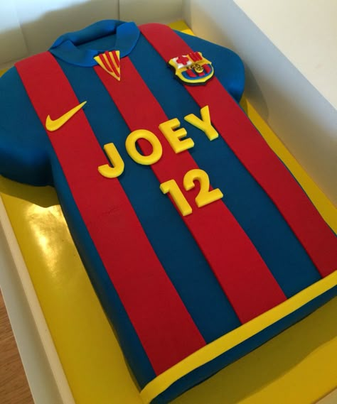 Barcelona Soccer Jersey Cake More Barcelona Soccer Party, Jersey Birthday Cake, Barcelona Cake, Barcelona Party, Soccer Party Ideas, Soccer Cakes, Soccer Birthday Cakes, Jersey Cake, Football Cakes