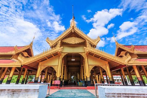 Mandalay Palace was the primary royal residence of King Mindon and King Thibaw - the last two kings of the country.  Mandalay Palace becomes the last royal palace of the last Burmese/Myanmarian monarchy. #mandalay #mandalaypalace #myanmar #bestpricevn Mandalay Palace, Burmese Architecture, The Golden Palace, Mandalay Myanmar, Golden Palace, Palace Architecture, Myanmar Art, Inle Lake, Asian Architecture