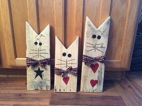 Wood Cats, Wooden Cats, Tre Kunst, Scrap Wood Crafts, Halloween Wood Crafts, Wood Block Crafts, Wood Projects For Beginners, Wood Craft Projects, Wood Projects That Sell