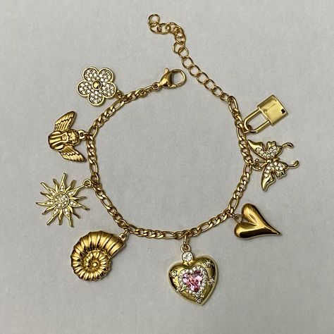 Bracket Business, Charm Bracelet Aesthetic, Short Sofa, Charm Bar, Faberge Jewelry, Custom Charm Necklaces, Necklace Ideas, Everything Goes, Custom Charms