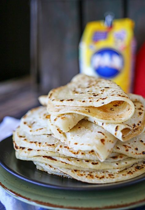 White Corn Tortillas White Corn Flour Recipes, Cornflour Recipes, Tortillas Ideas, Mexican Thanksgiving, Tortillas Homemade, Mexican Magic, Olive Food, White Corn Tortillas, Mexican Cuisine Recipes