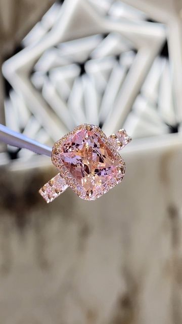 Pear Rings, Pink Diamonds Engagement, Cute Engagement Rings, Future Engagement Rings, Morganite Diamond, Engagement Sets, Big Diamond, Morganite Engagement, Jewelry Luxury