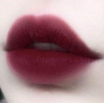 Siren Lips Makeup, Plum Red Lipstick, Chinese Lipstick, Dark Pink Lipstick, Winter Make Up, Crazy Lipstick, Heart Shaped Lips, Makeup You Need, Plum Lips