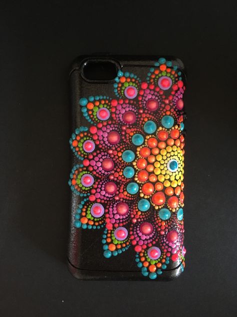 Phone Covers Mandala Art, Mandala Dot Art On Mobile Cover, Mandala Art Phone Back Cover, Mandala Phone Case Design, Dot Mandala On Phone Cover, Dot Mandala Phone Case, Mandala Phone Cover, Mobile Case Diy, Artsy Phone Cases